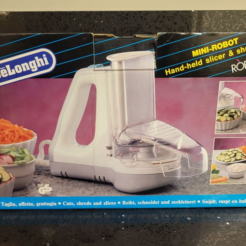Delongi Mini Robot new for slicing food