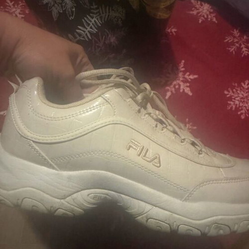 sports shoes