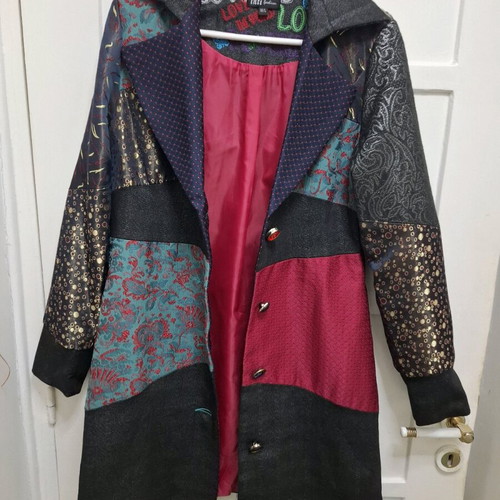 Modern coat new, size L, multicolored