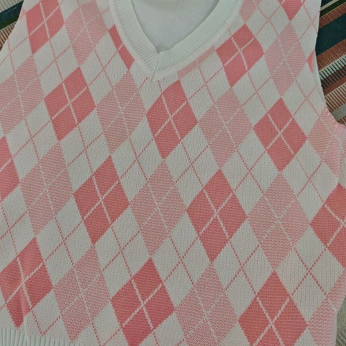 Girls' vest new, size 9 to 10 years