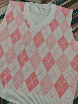 Girls' vest new, size 9 to 10 years