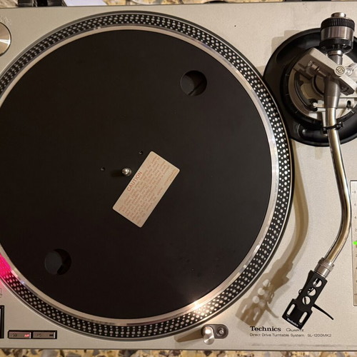 Technics SL-1200mk2 turntable used, excellent condition