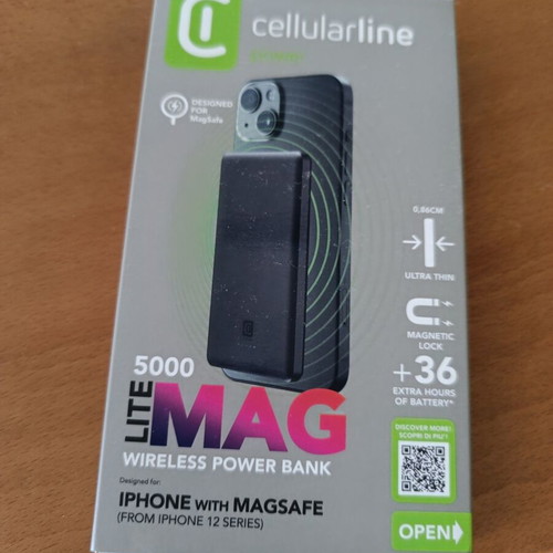 Wireless Powerbank MAG 5000 new with wired and wireless charging for iPhone and Android