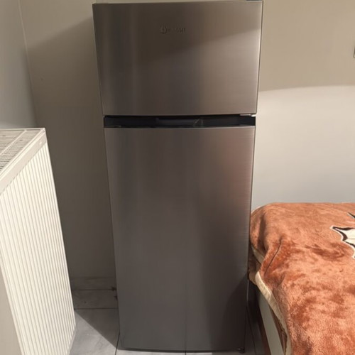 Indesit refrigerator new, used only 3 days