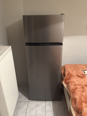 Indesit refrigerator new, used only 3 days
