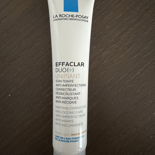 Effaclar Duo (+) Unifiant Light Color used skincare product