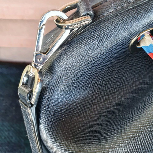 Michael Kors bucket bag used, black and blue