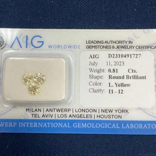 Diamonds 3 pcs 0.81 ct natural light yellow champagne color