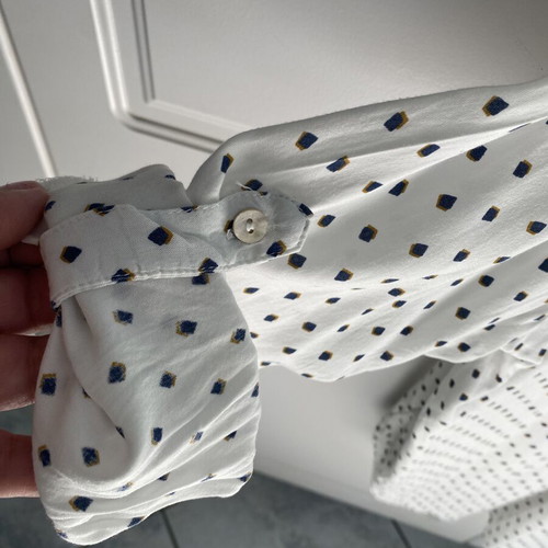 Shirt type blouse size M white like new with button sleeve