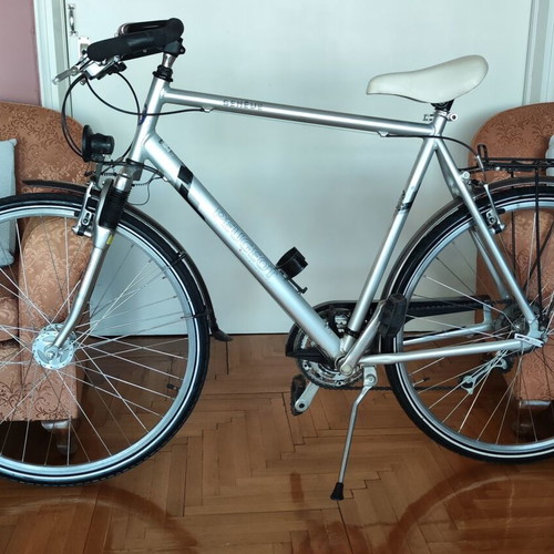 Peugeot Geneve 28 Inch Bicycle like new, silver, 2010 model