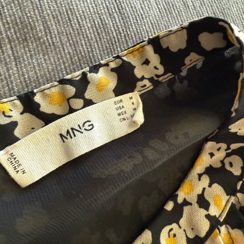 Mango floral shirt like new, size M