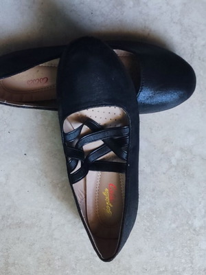 Children's ballerinas size 35 black like new, Italian