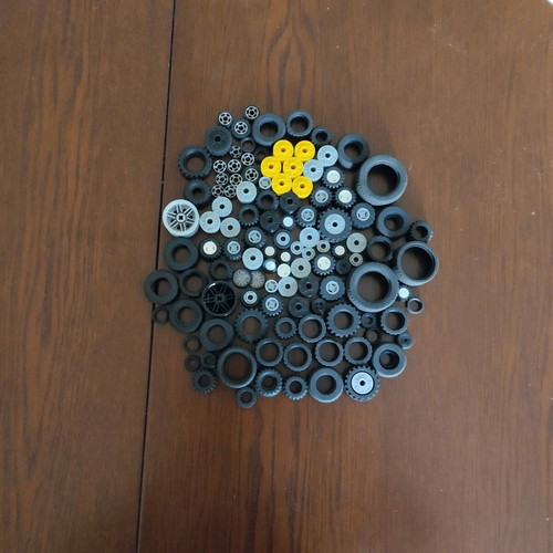 Lego wheels used, various pieces