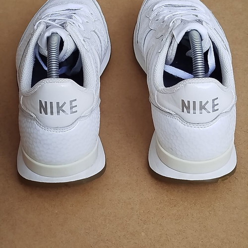Nike WMNS Internationalist Premium size 42.5 white like new