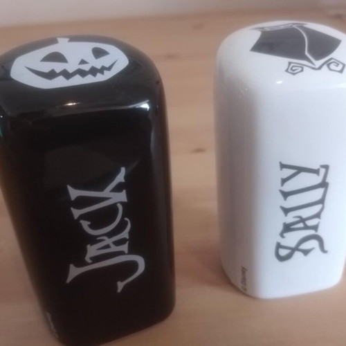 Nightmare Before Christmas salt and pepper shaker set like new, decorative