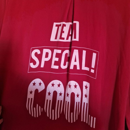 Red shirt like new, one size