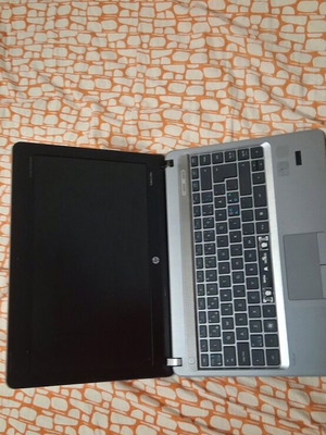 Laptop HP ProBook 4330s used, with charger without battery