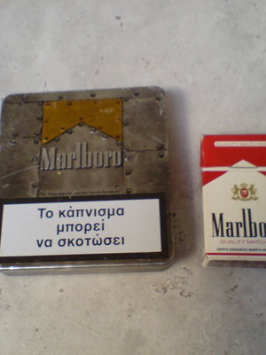 Συλλεκτικά αντικείμενα Marlboro μεταχειρισμένα, ταμπακιέρα και σπίρτα 1980-1990