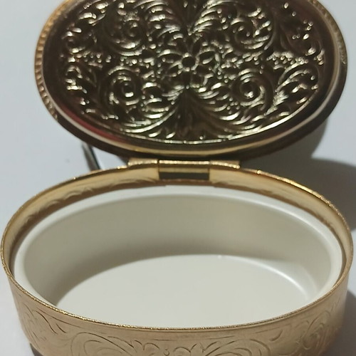 Pill box like new, also small jewelry case, 5×3.5 cm
