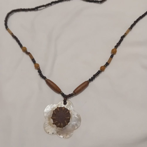 Women's necklaces used, pack of 4