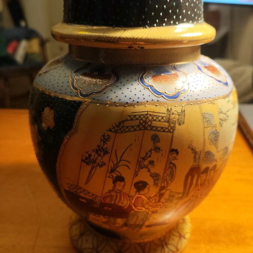 Royal Satsuma vase like new