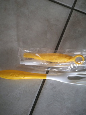Swiffer bases new, handles for dusting