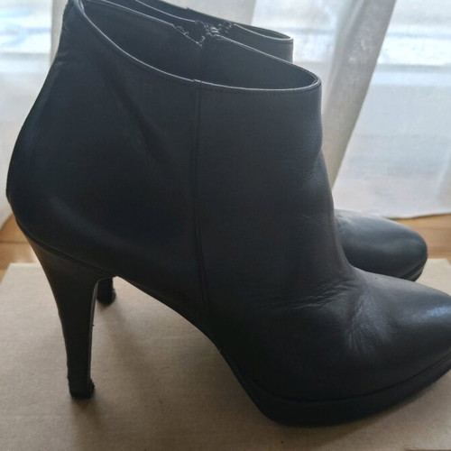 Leather ankle boots used, black, size 37 with low wedge heel
