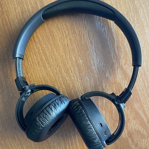 JBL Tune660NC headphones like new, black, wireless