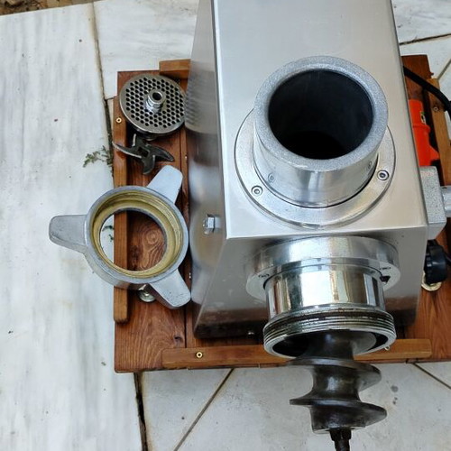 Meat grinder, three-phase power