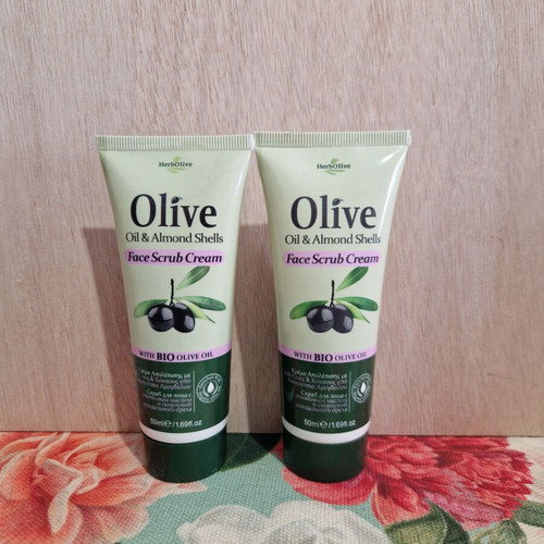 Face scrub set and exfoliating cream new