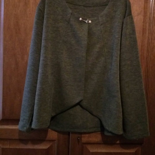 Short cardigan new in olive with gold flower and pearl, size L