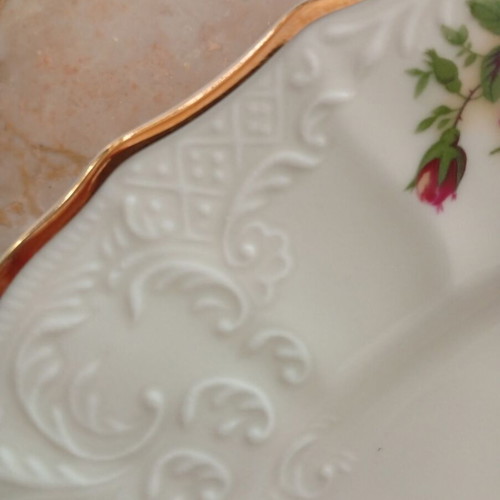 Porcelain plate