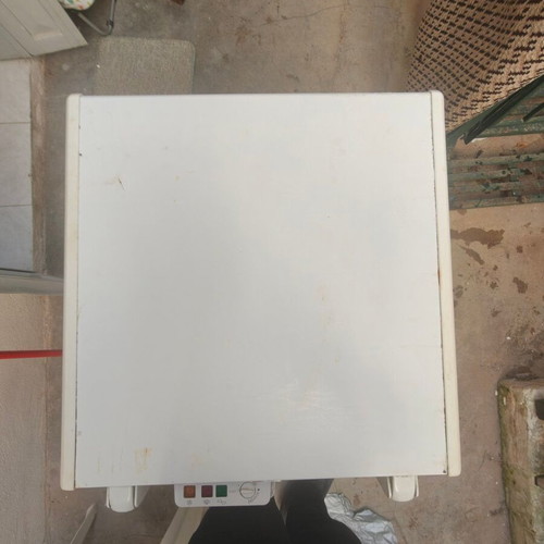Beko freezer 107lt used with door seal and small hole issues