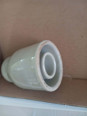 Ote and Ose insulators used from 70s without cracks