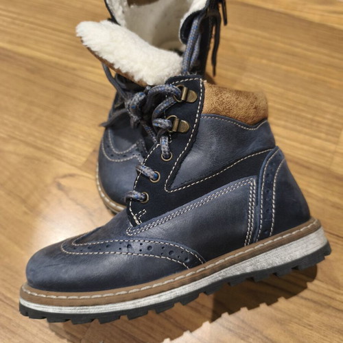 Children's winter boots size 27 like new, blue with fur lining