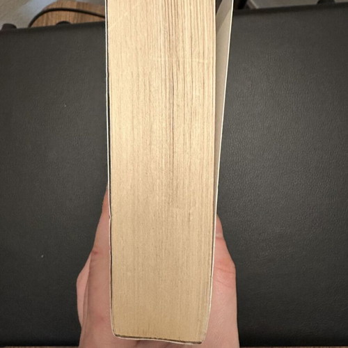 Divergent paperback like new, Veronica Roth, dystopian novel