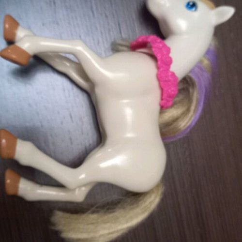 Barbie horse like new