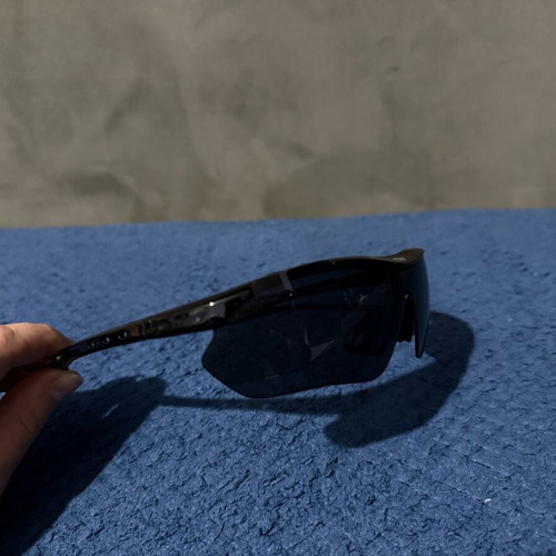 Sunglasses like new, black without case