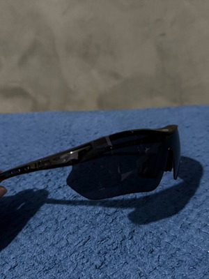 Sunglasses like new, black without case