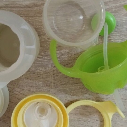 Munchkin and Mam baby training cups set