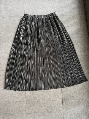 Diesel women's skirt like new, black, size M