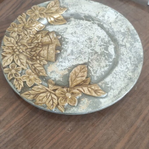 Decorative Christmas platter like new, ceramic