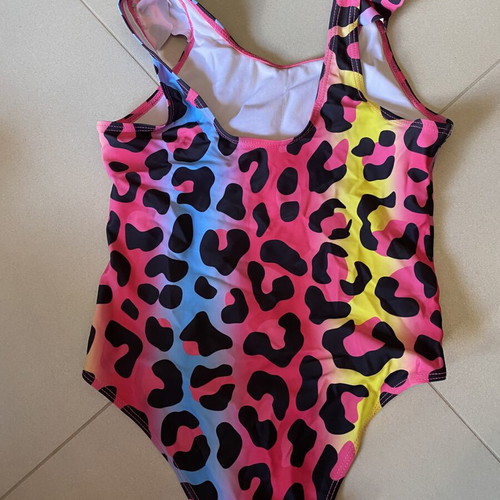 Girls' swimsuits like new, pack of 4, ages 7-9