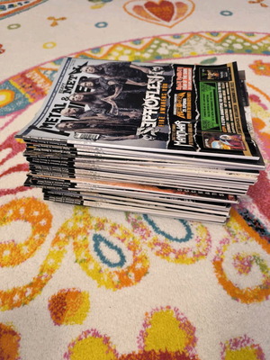 34 Metal Hammer magazines used (scattered issues 299-449)