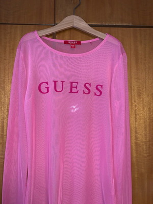 Γυναικείο μπλουζάκι Guess ροζ διαφάνεια σαν καινούργιο, μέγεθος XS