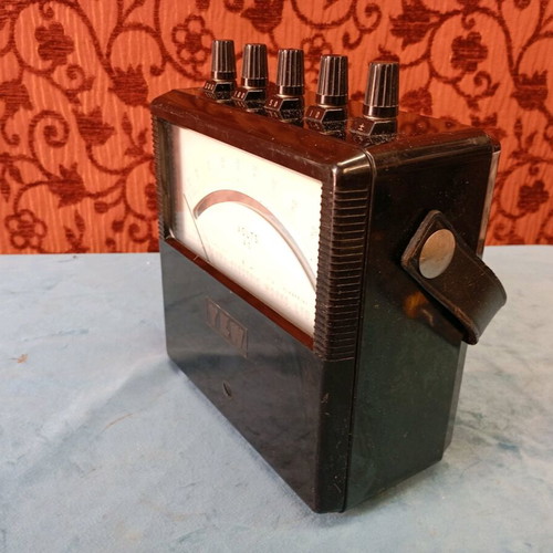 Analog voltmeter up to 500 Volt Made Japan like new