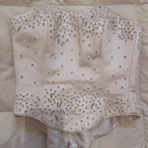 Italian wedding dress princely white satin with embroidered Swarovski like new