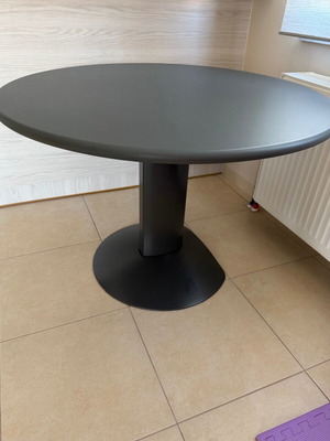 Round table used with metal base, diameter 1.05m
