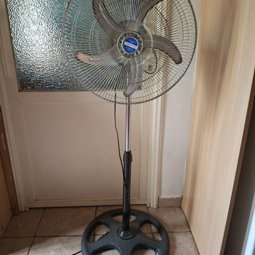 Super Crown 70W floor fan used, height 1.33m