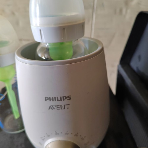 Philips Avent Premium bottle warmer with 2 new Dr. Brown's glass bottles used